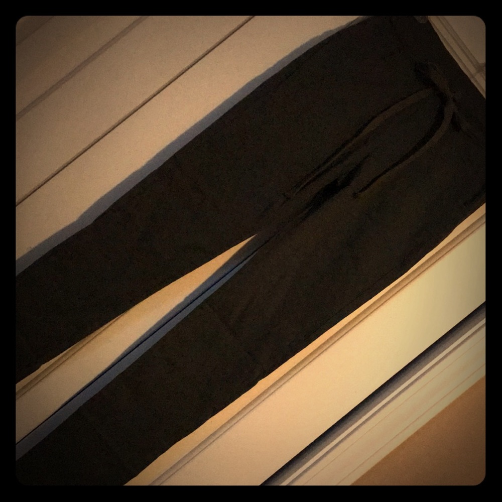 Brand New Army Green Skinny Leg Pants 💚